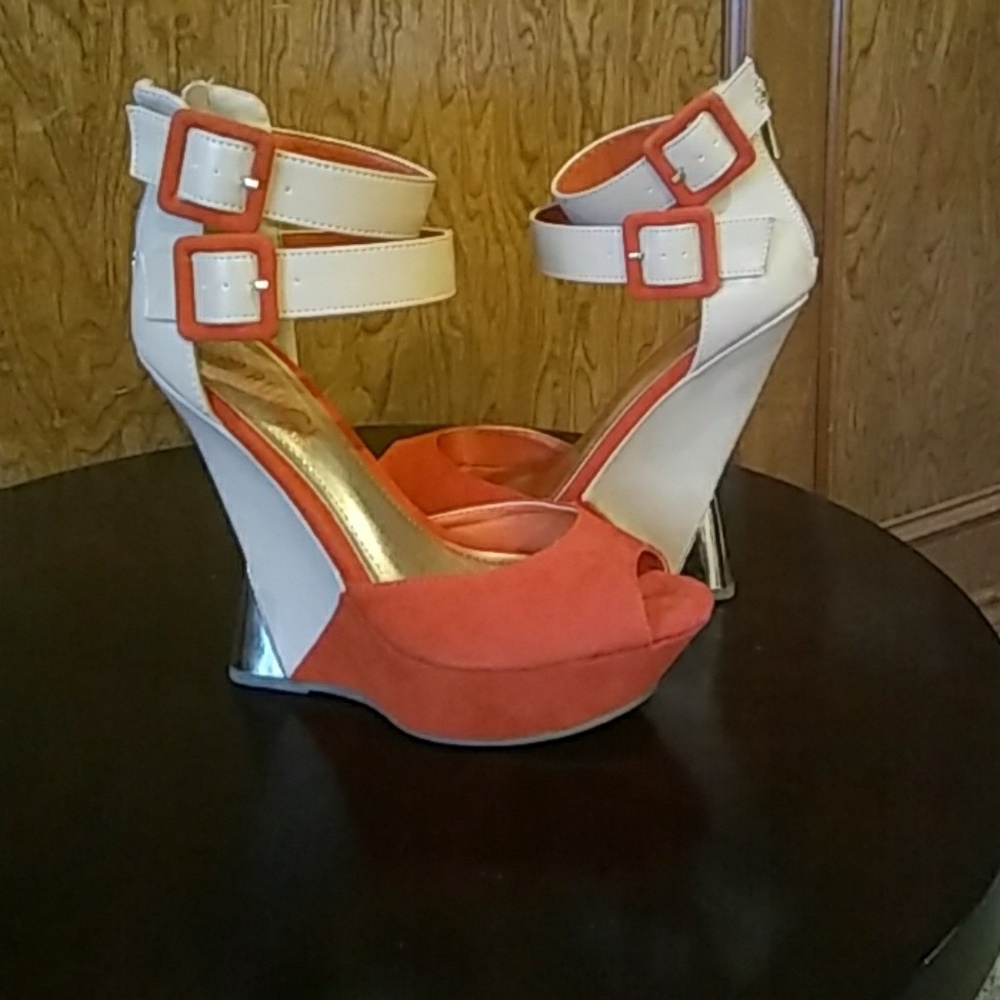 Only worn once Ladies's shoes